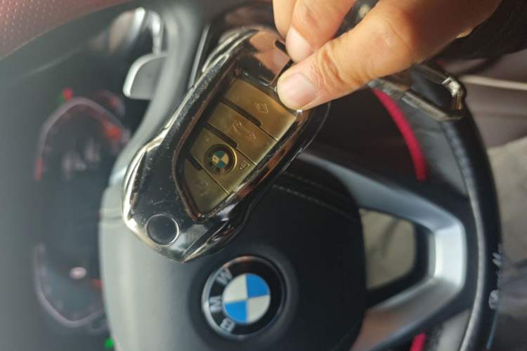 Used BMW 5 Series 2022 Updated 530Li Leading Edition Luxury Package Vehicle Key