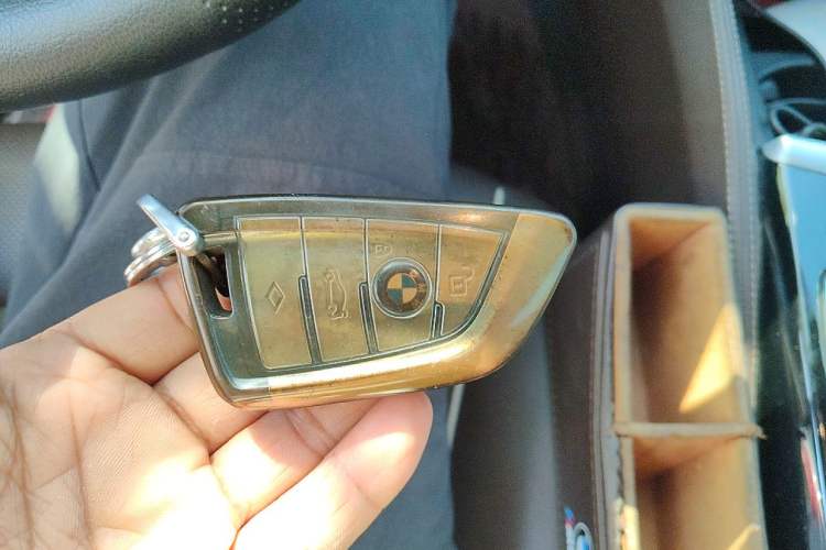 Used BMW 5 Series 2022 525Li M Sport Package Vehicle Key