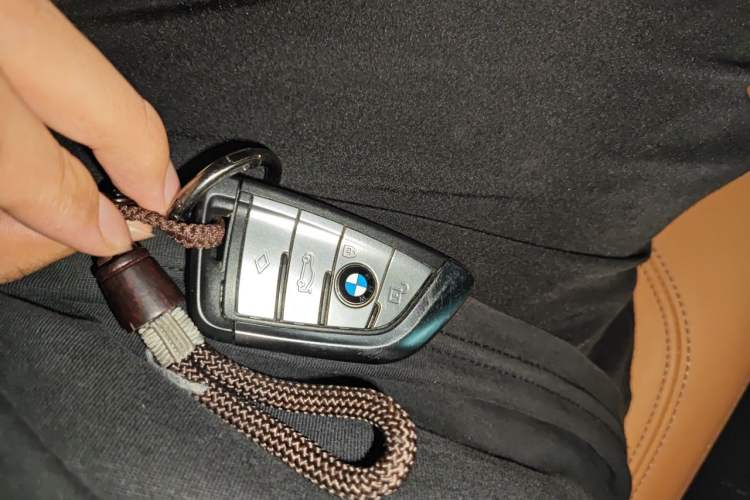 Used BMW 5 Series 2022 525i M Sport Package Vehicle Key