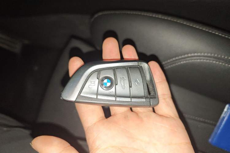 Used BMW 5 Series 2022 Second Facelift 530i M Sport Package Vehicle Key