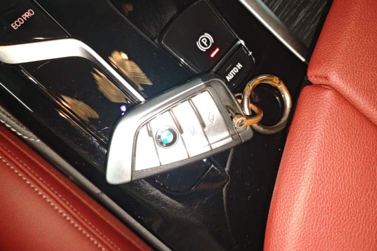 Used BMW 5 Series 2022 Second Facelift 530Li Leading Edition M Sport Package Vehicle Key