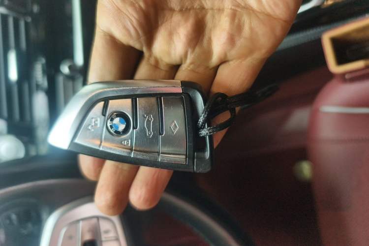 Used BMW 5 Series 2022 Restyled 525Li M Sport Package Vehicle Key