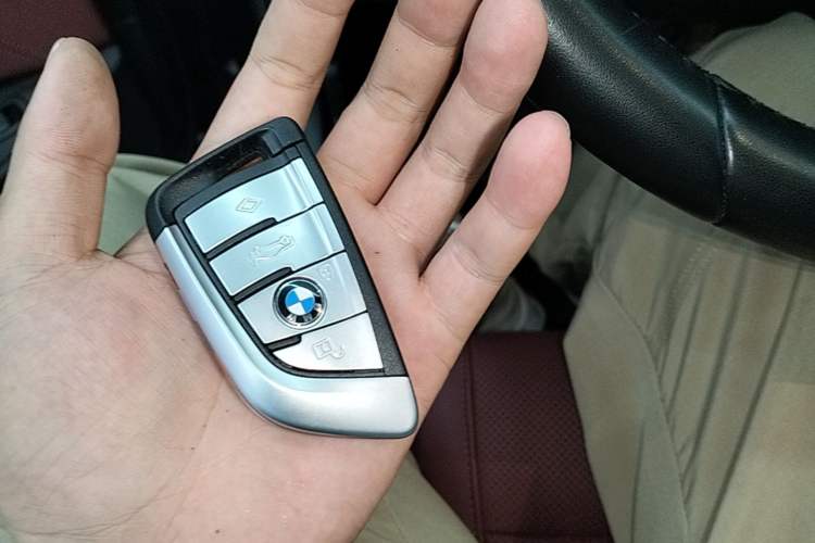 Used BMW 5 Series 2022 530Li Leading Model M Sport Package Vehicle Key