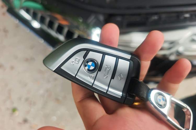 Used BMW 5 Series 2022 Second Facelift 530Li Luxury Version M Sport Package Vehicle Key