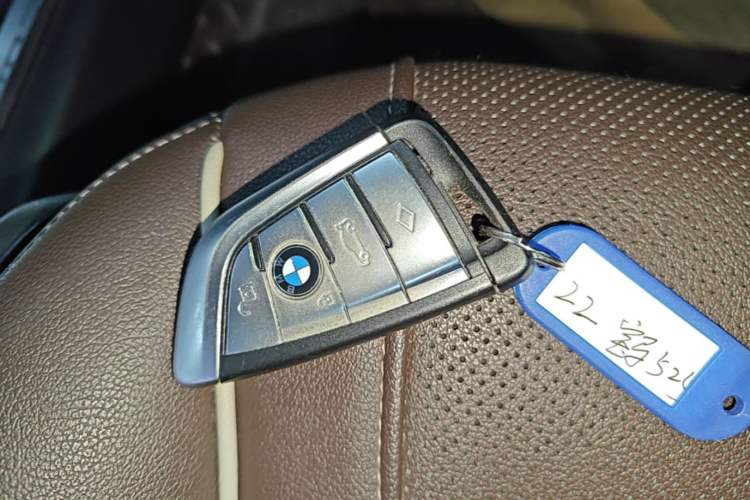 Used BMW 5 Series 2022 Restyled 525Li Luxury Package Vehicle Key