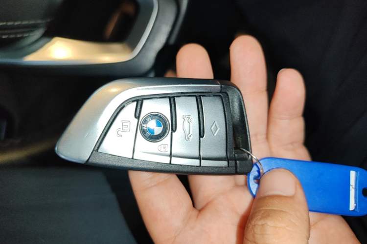Used BMW 5 Series 2022 Second Facelift 530Li Leading Edition Luxury Package Vehicle Key