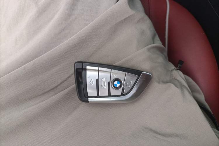 Used BMW 5 Series 2022 Restyled 525Li M Sport Package Vehicle Key