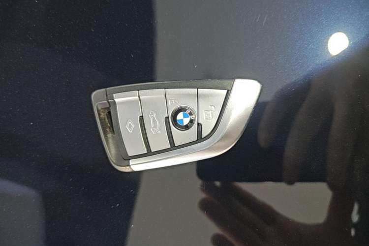 Used BMW 5 Series 2022 Restyled 525Li M Sport Package Vehicle Key