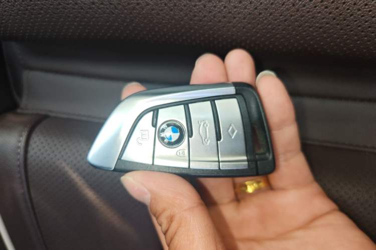 Used BMW 5 Series 2022 Second Facelift 530Li Luxury Version M Sport Package Vehicle Key