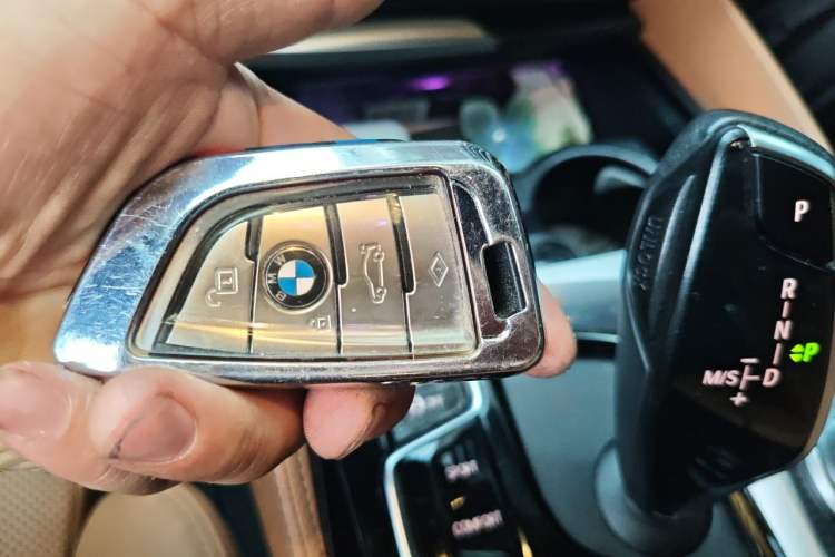 Used BMW 5 Series 2022 Second Facelift 525i M Sport Package Vehicle Key