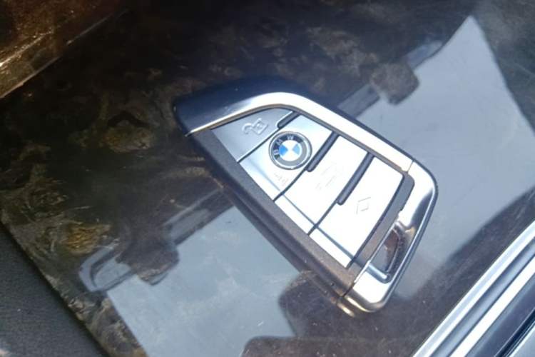 Used BMW 5 Series 2022 Restyled 525Li M Sport Package Vehicle Key