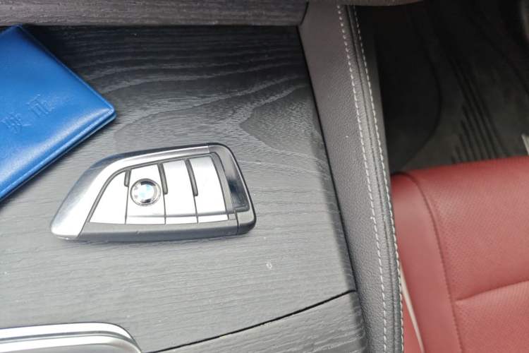 Used BMW 5 Series 2022 Updated 530Li Leading Edition Luxury Package Vehicle Key