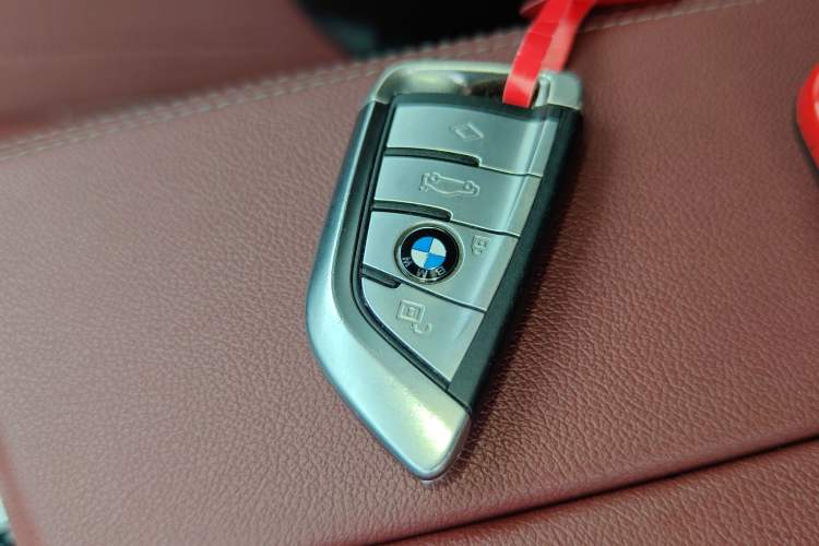 Used BMW 5 Series 2022 Restyled 525Li M Sport Package Vehicle Key