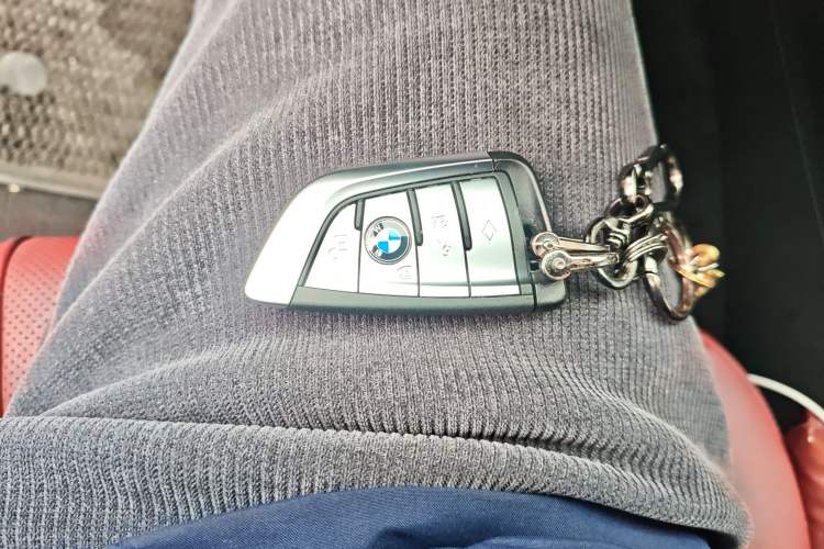 Used BMW 5 Series 2022 Restyled 525Li M Sport Package Vehicle Key