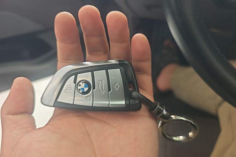 Used BMW 5 Series 2022 Restyled 525Li Luxury Package Vehicle Key