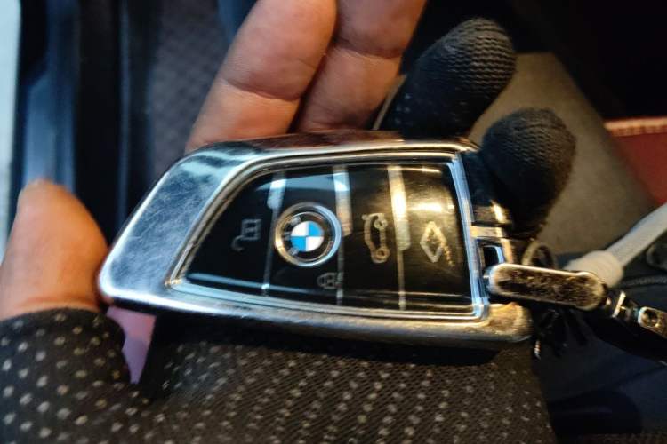 Used BMW 5 Series 2022 Second Facelift 530Li Leading Edition M Sport Package Vehicle Key