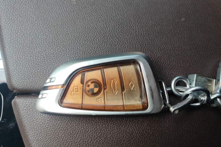 Used BMW 5 Series 2022 Restyled 525Li M Sport Package Vehicle Key