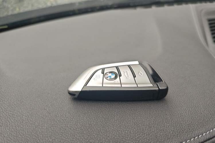 Used BMW 5 Series 2022 Second Facelift 525Li M Sport Package Vehicle Key