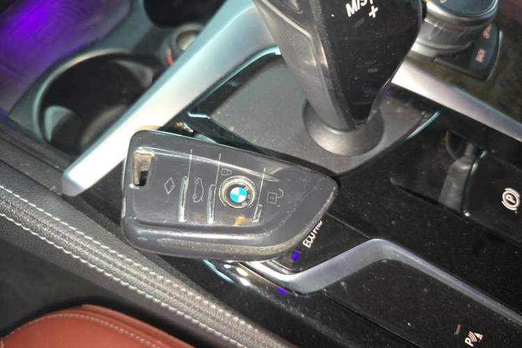 Used BMW 5 Series 2022 Second Facelift 525Li M Sport Package Vehicle Key