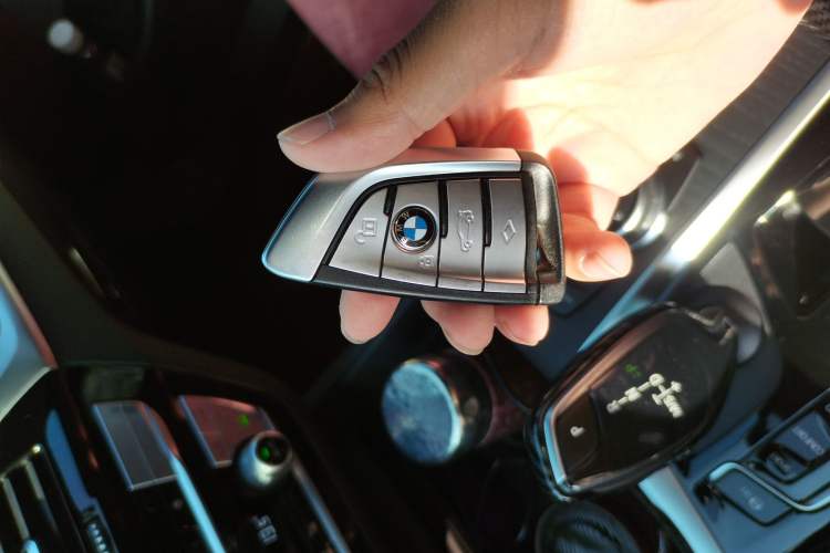 Used BMW 5 Series 2022 Restyled 530Li Leading Edition M Sport Package Vehicle Key