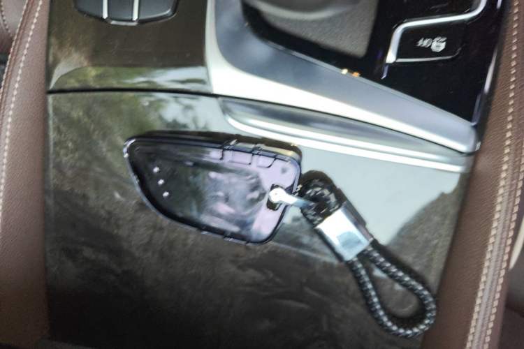 Used BMW 5 Series 2022 Restyled 525Li Luxury Package Vehicle Key