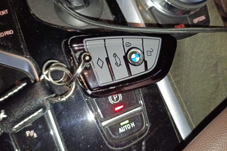 Used BMW 5 Series 2022 Second Facelift 525Li M Sport Package Vehicle Key