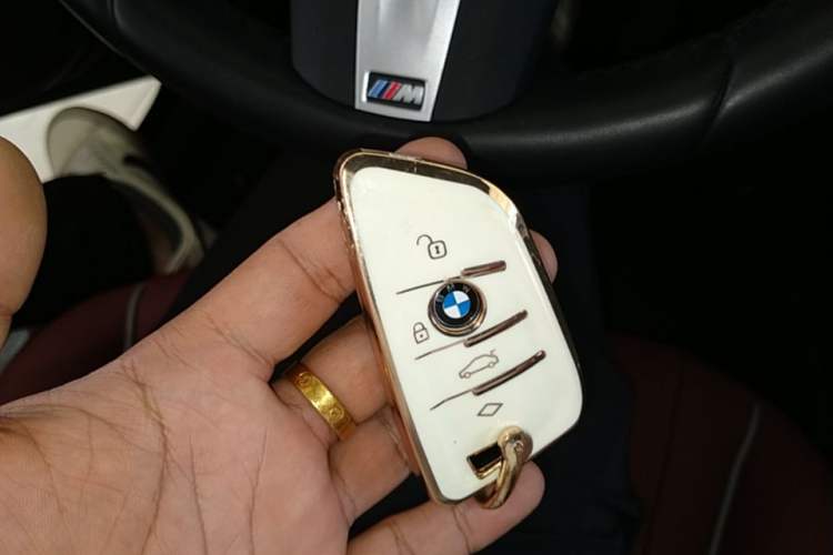 Used BMW 5 Series 2022 Restyled 530Li Leading Edition M Sport Package Vehicle Key