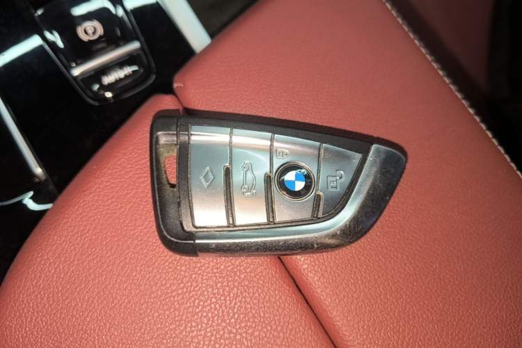 Used BMW 5 Series 2022 Second Facelift 525Li Luxury Package Vehicle Key