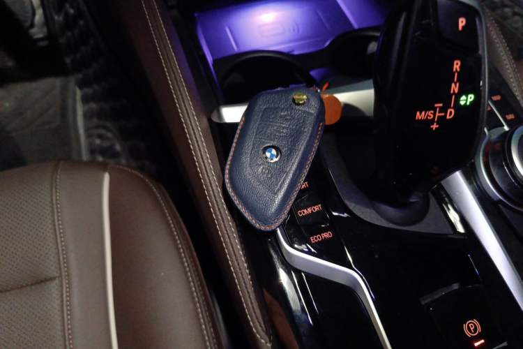 Used BMW 5 Series 2022 Restyled 525Li Luxury Package Vehicle Key