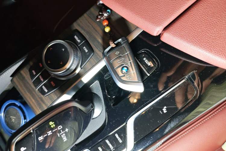 Used BMW 5 Series 2022 Updated 530Li Leading Edition Luxury Package Vehicle Key