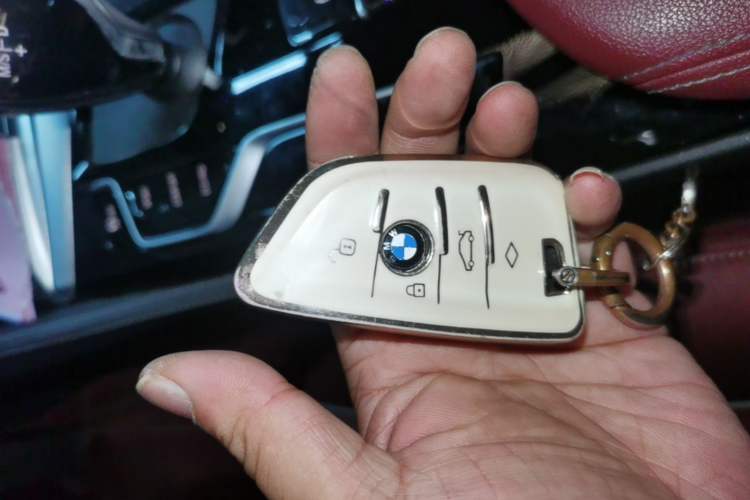 Used BMW 5 Series 2022 Restyled 525Li Luxury Package Vehicle Key
