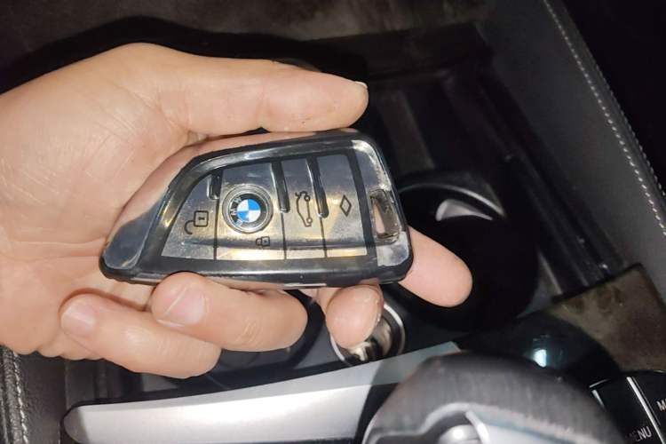 Used BMW 5 Series 2022 Restyled 525Li M Sport Package Vehicle Key