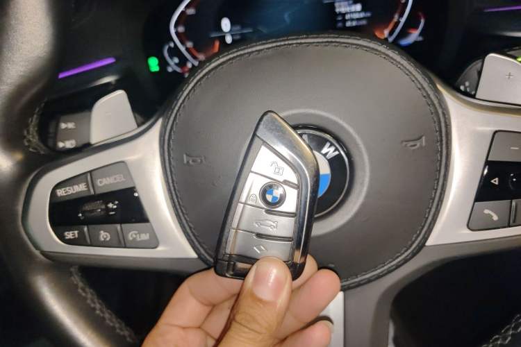 Used BMW 5 Series 2022 Revised Version 530Li xDrive M Sport Package Vehicle Key