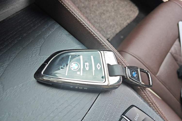 Used BMW 5 Series 2022 Restyled 530Li Leading Edition M Sport Package Vehicle Key