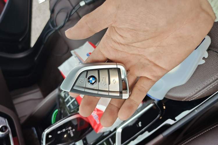 Used BMW 5 Series 2022 525Li M Sport Package Vehicle Key