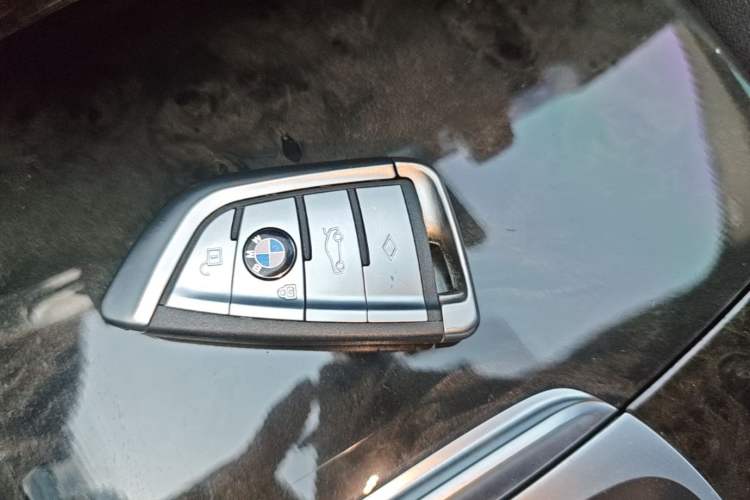 Used BMW 5 Series 2022 Restyled 525Li M Sport Package Vehicle Key