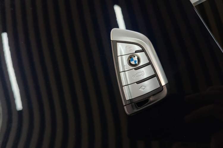 Used BMW 5 Series 2022 530Li Leading Model M Sport Package Vehicle Key