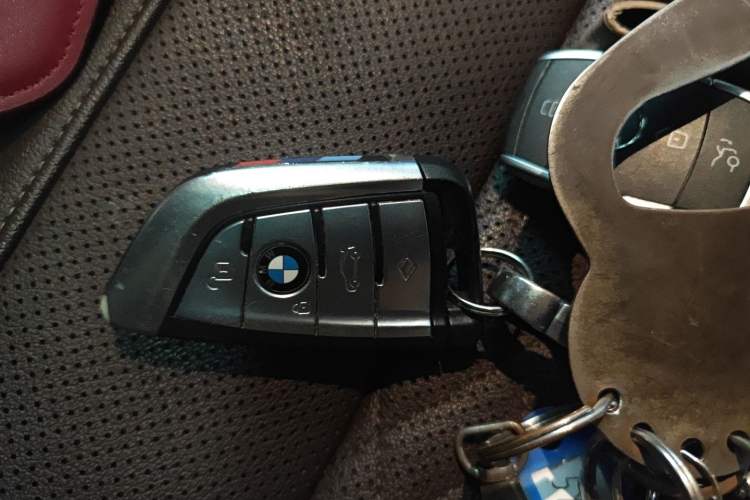 Used BMW 5 Series 2022 Restyled 525Li M Sport Package Vehicle Key