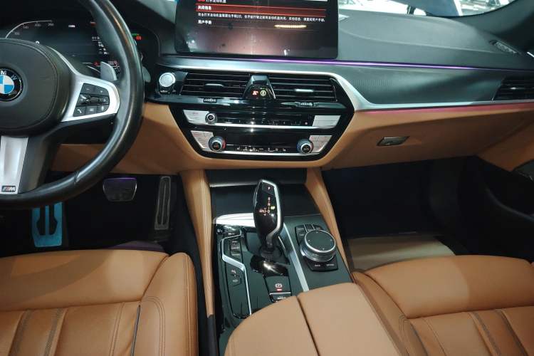 Used BMW 5 Series 2022 530i Sport Line M Sport Package Audio And AC Panel