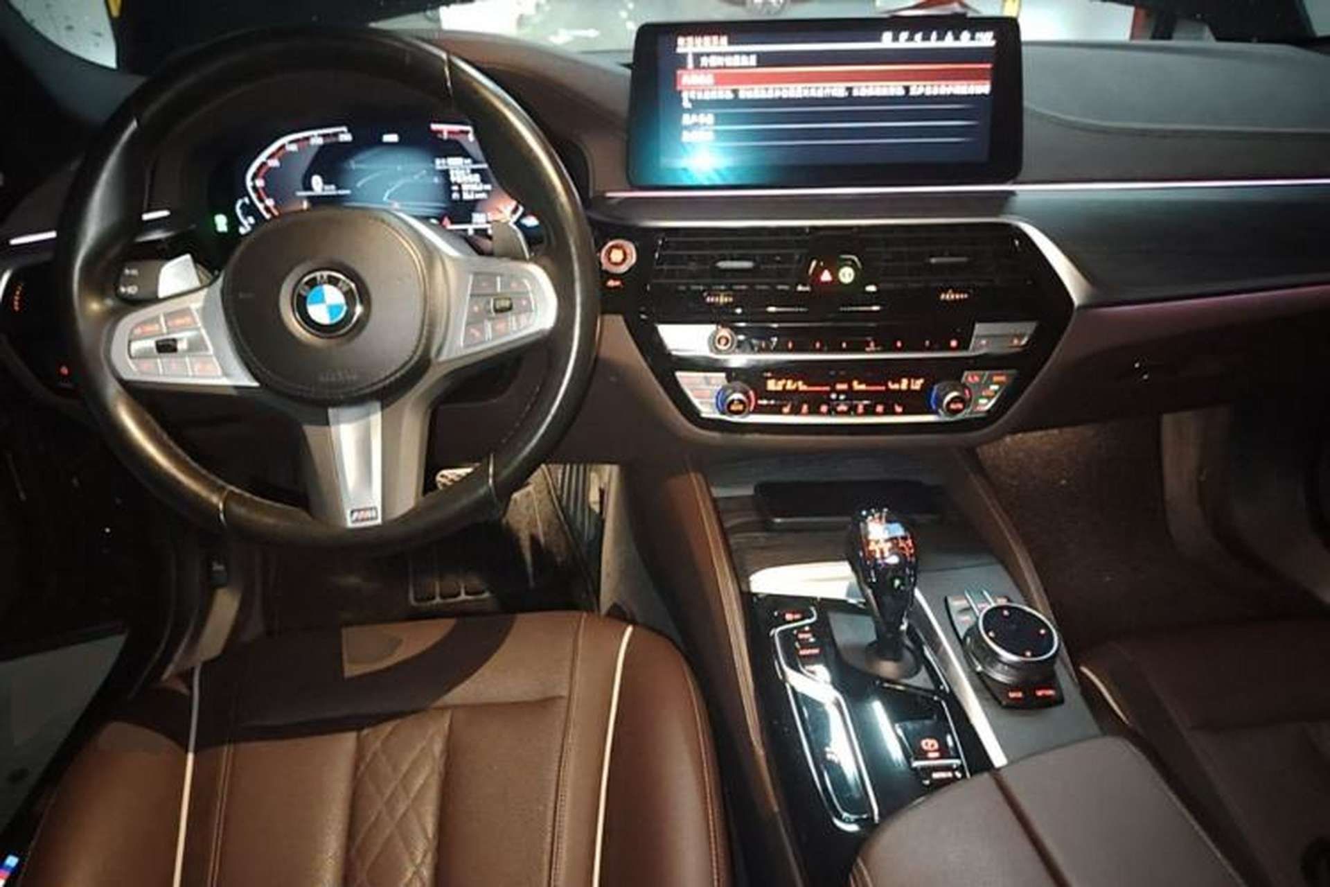 Used BMW 5 Series 2022 Second Facelift 530Li Leading Edition M Sport Package Center Console
