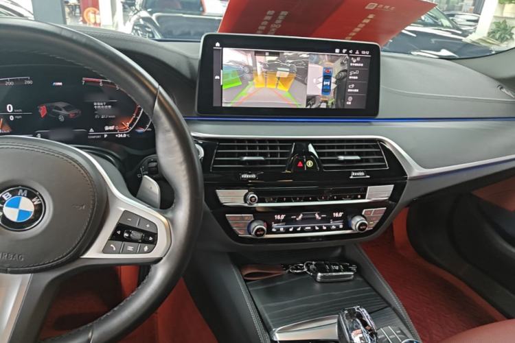 Used BMW 5 Series 2022 530Li Luxury Edition M Sport Package Center Console