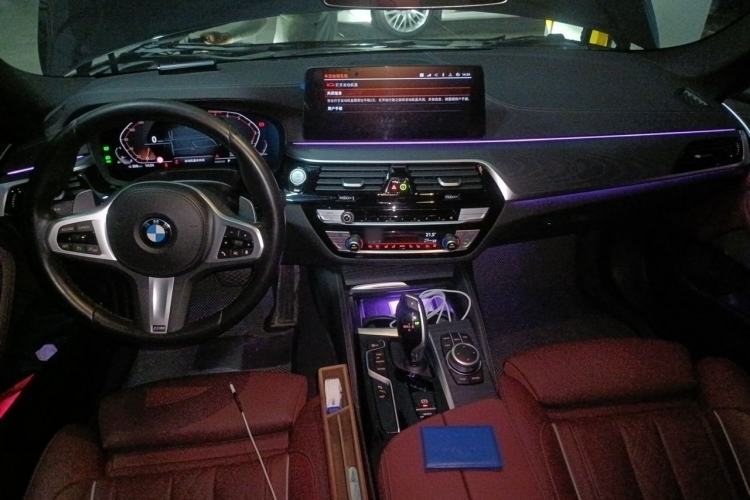 Used BMW 5 Series 2022 Second Facelift 530Li Luxury Version M Sport Package Center Console
