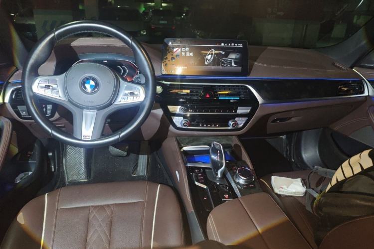 Used BMW 5 Series 2022 Second Facelift 525Li M Sport Package Center Console