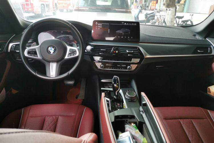 Used BMW 5 Series 2022 Restyled 530Li Leading Edition M Sport Package Center Console