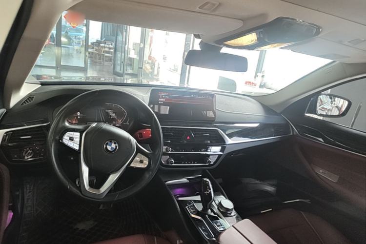Used BMW 5 Series 2022 Second Facelift 525Li Luxury Package Center Console