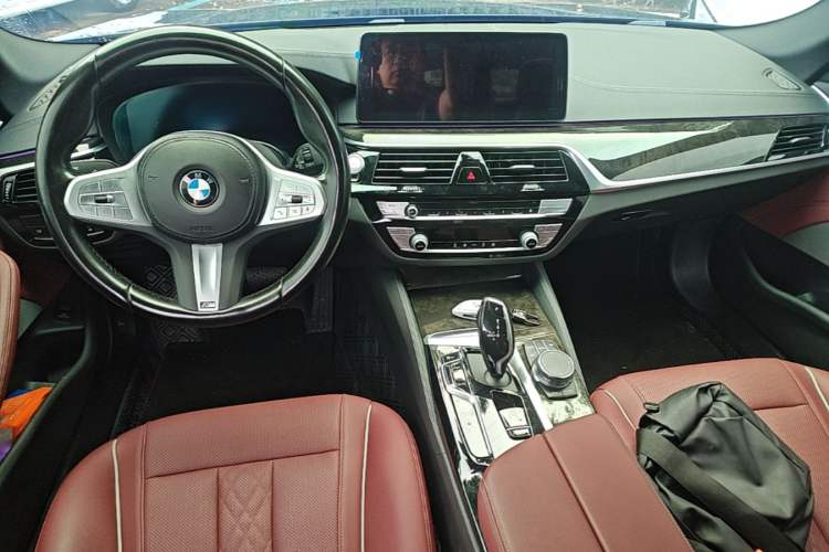 Used BMW 5 Series 2022 Second Facelift 525Li M Sport Package Center Console
