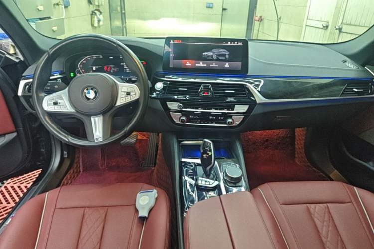 Used BMW 5 Series 2022 Second Facelift 525Li M Sport Package Center Console