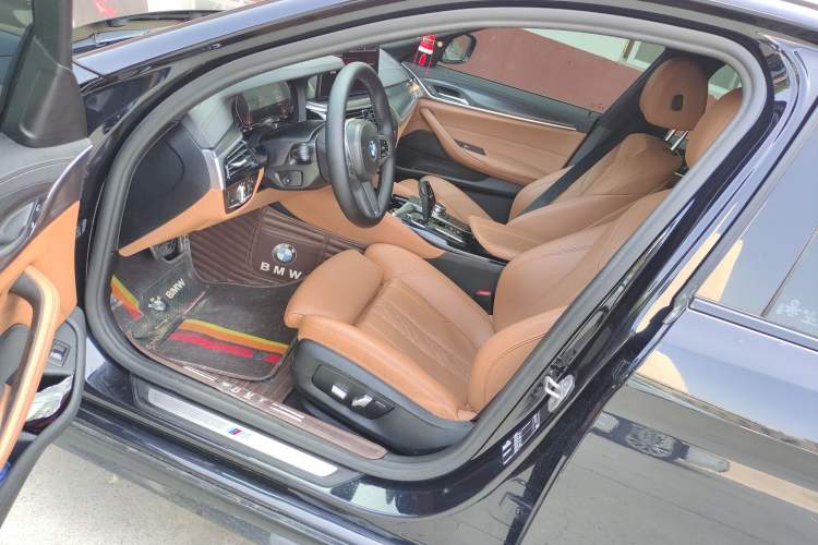 Used BMW 5 Series 2022 525i M Sport Package Driver Seat