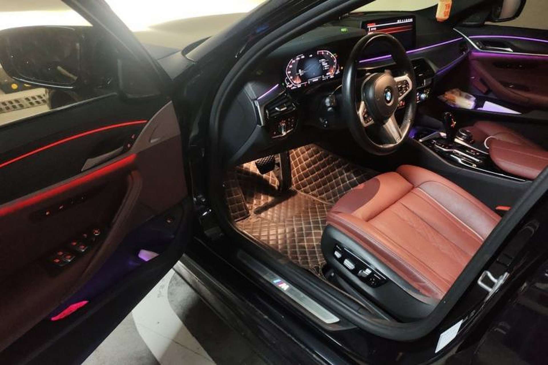 Used BMW 5 Series 2022 530Li Luxury Edition M Sport Package Driver Seat
