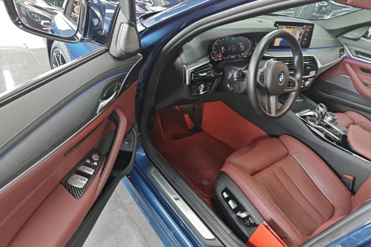 Used BMW 5 Series 2022 530Li Luxury Edition M Sport Package Driver Seat